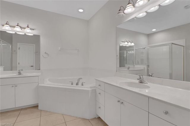 7844 Clemson ST 102, Naples, FL 34104