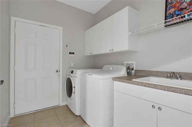 7844 Clemson ST 102, Naples, FL 34104