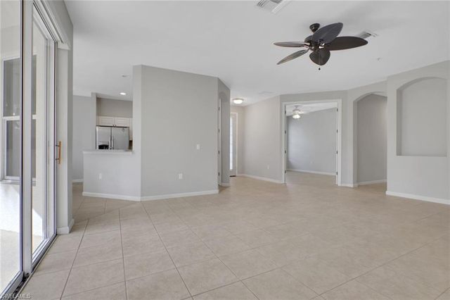 7844 Clemson ST 102, Naples, FL 34104