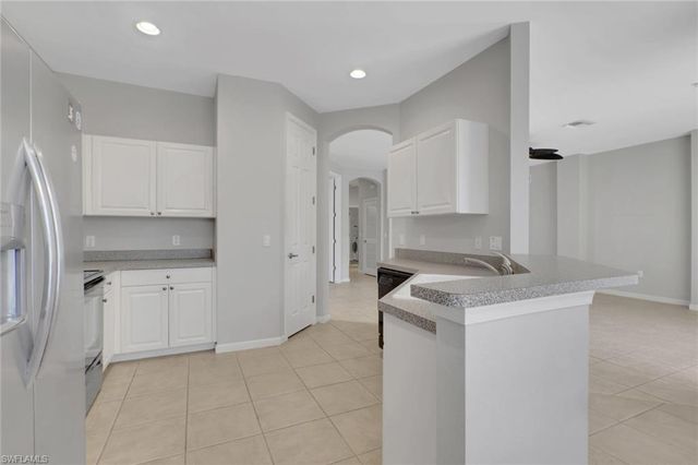 7844 Clemson ST 102, Naples, FL 34104