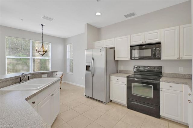 7844 Clemson ST 102, Naples, FL 34104