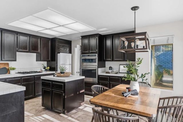 1615 Orchard Wood Road, Encinitas, CA 92024