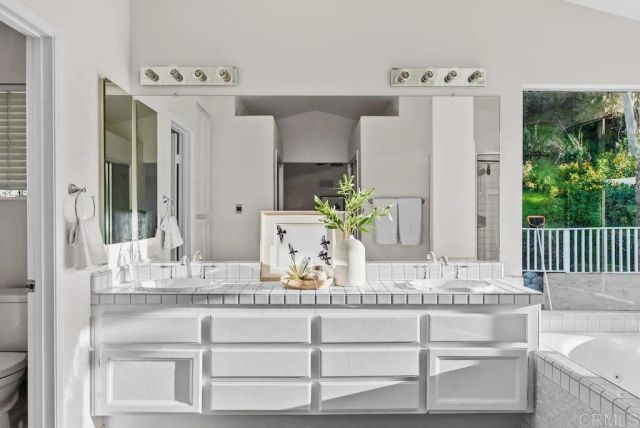 1615 Orchard Wood Road, Encinitas, CA 92024