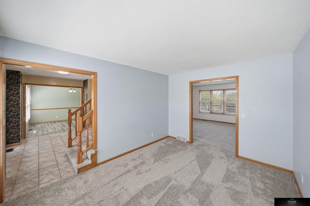 10326 Newport Avenue, Omaha, NE 68122