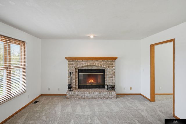 10326 Newport Avenue, Omaha, NE 68122