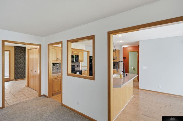 10326 Newport Avenue, Omaha, NE 68122
