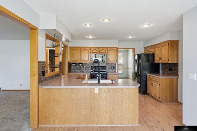 10326 Newport Avenue, Omaha, NE 68122