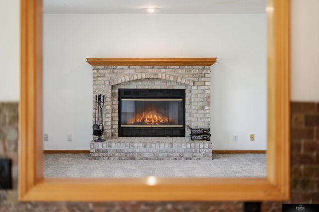 10326 Newport Avenue, Omaha, NE 68122