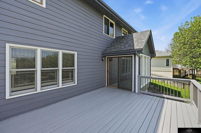 10326 Newport Avenue, Omaha, NE 68122
