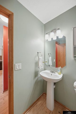 10326 Newport Avenue, Omaha, NE 68122