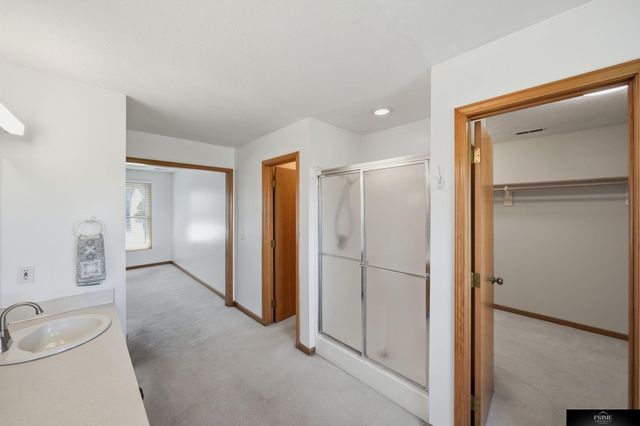 10326 Newport Avenue, Omaha, NE 68122