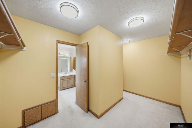 10326 Newport Avenue, Omaha, NE 68122