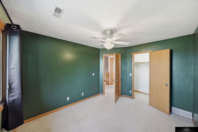10326 Newport Avenue, Omaha, NE 68122