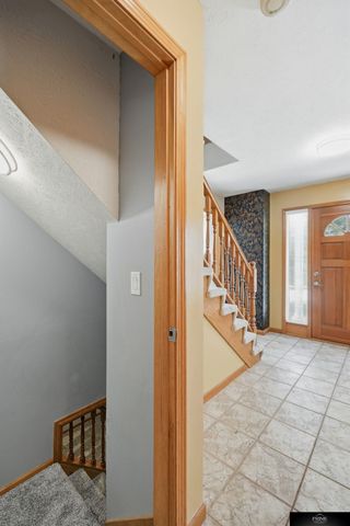10326 Newport Avenue, Omaha, NE 68122