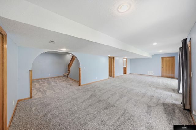 10326 Newport Avenue, Omaha, NE 68122