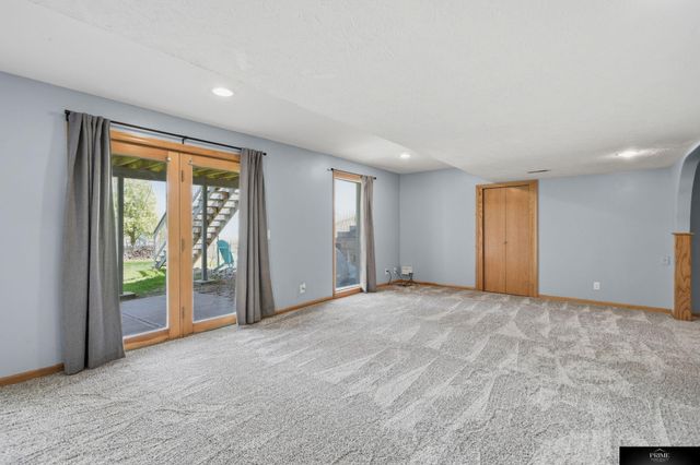 10326 Newport Avenue, Omaha, NE 68122