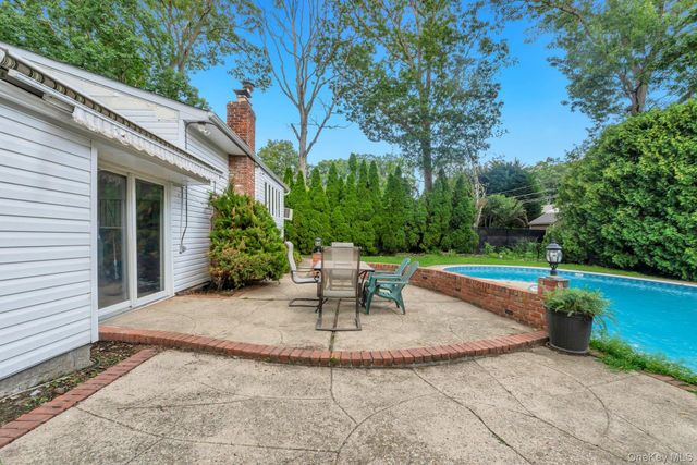 22 Cornelia Lane, Lake Grove, NY 11755