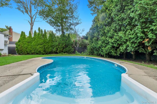 22 Cornelia Lane, Lake Grove, NY 11755