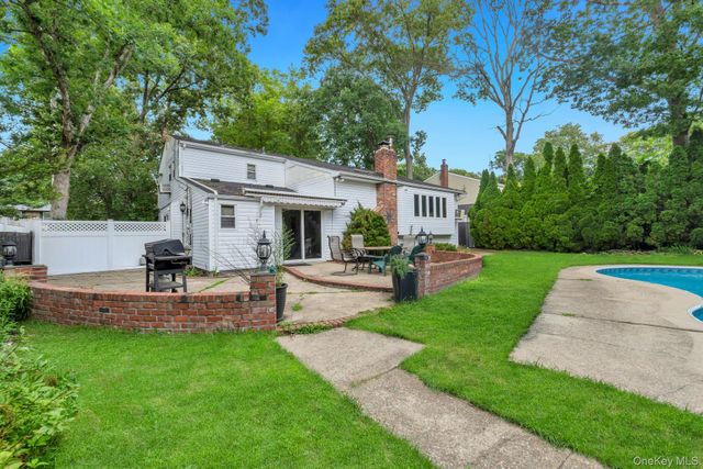 22 Cornelia Lane, Lake Grove, NY 11755