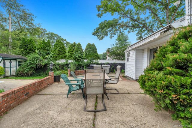 22 Cornelia Lane, Lake Grove, NY 11755