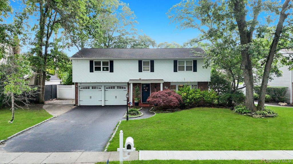 22 Cornelia Lane, Lake Grove, NY 11755
