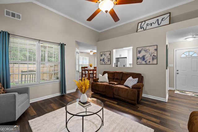 55 Bretts Point, Sharpsburg, GA 30277