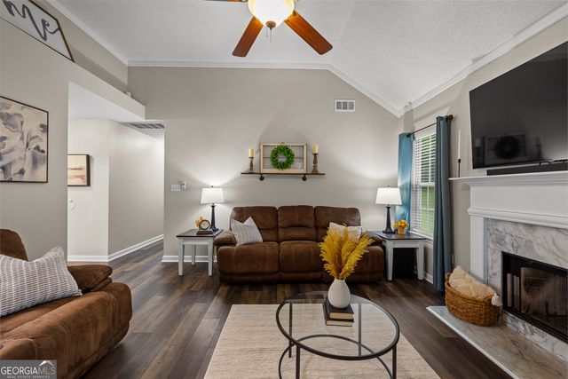 55 Bretts Point, Sharpsburg, GA 30277