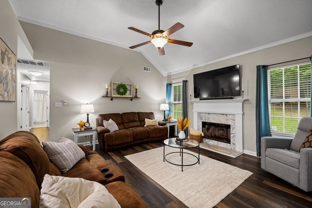 55 Bretts Point, Sharpsburg, GA 30277