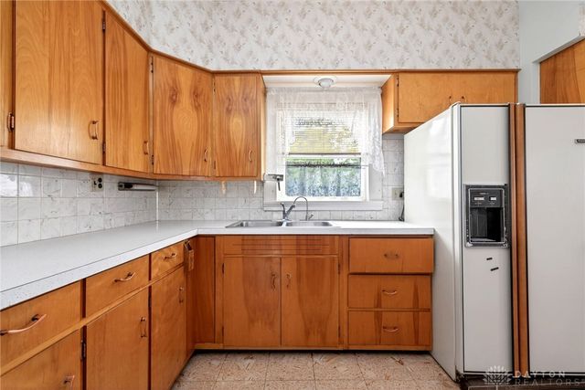 37 Hawthorne Drive, Fairborn, OH 45324