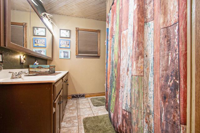 8674 N 200 E, La Porte, IN 46350