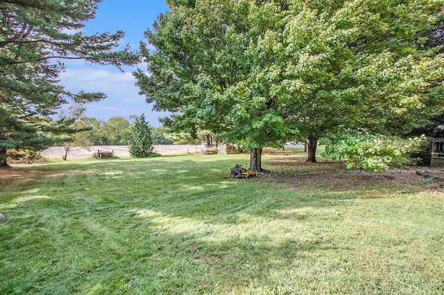 8674 N 200 E, La Porte, IN 46350