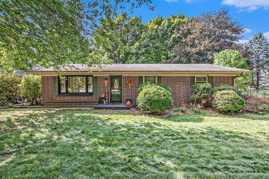 8674 N 200 E, La Porte, IN 46350