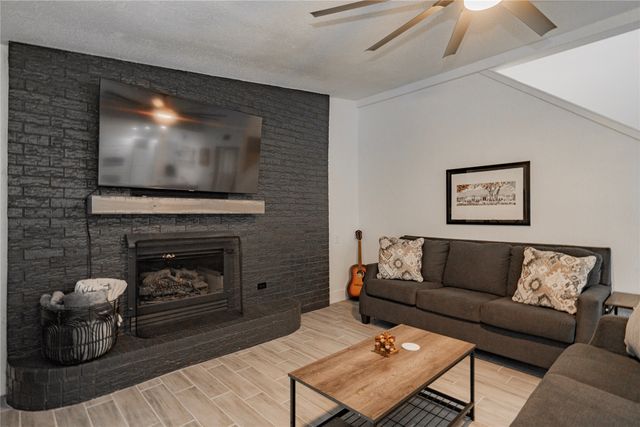 347 Quail Creek Circle, Pottsboro, TX 75076