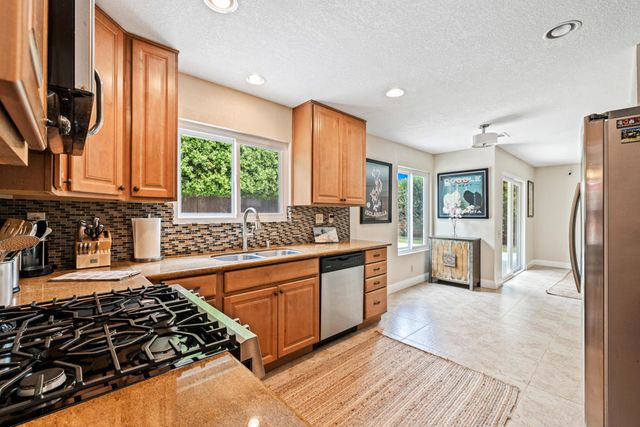 49035 Tango Court, La Quinta, CA 92253
