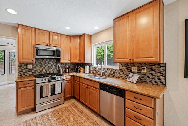 49035 Tango Court, La Quinta, CA 92253