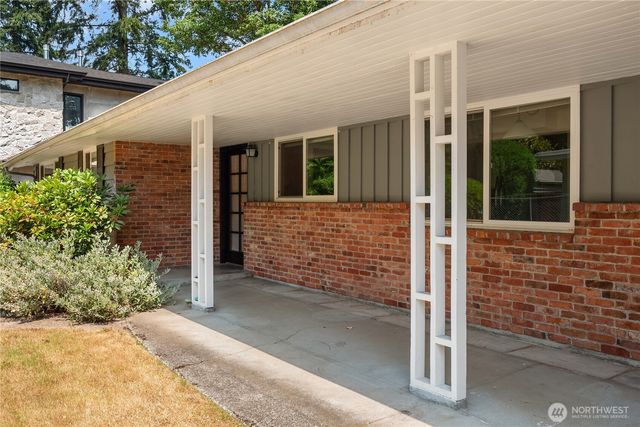 10466 SE 19th Street, Bellevue, WA 98004