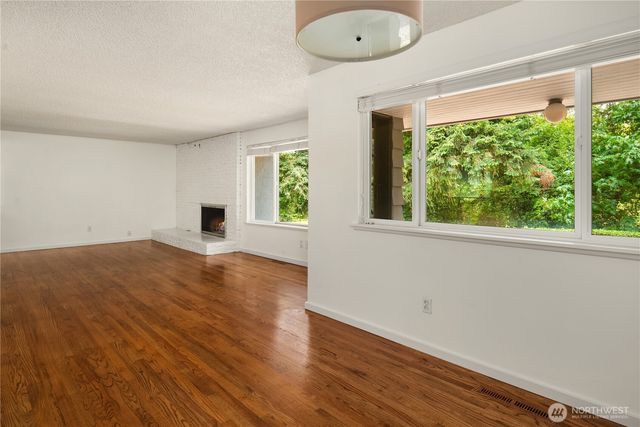10466 SE 19th Street, Bellevue, WA 98004