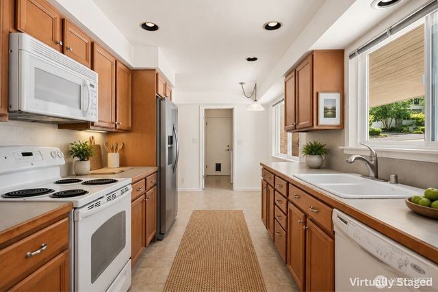 10466 SE 19th Street, Bellevue, WA 98004