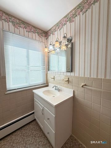114 Centerbrook Road, Hamden, CT 06518