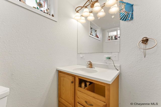 615 W 25TH ST, Cheyenne, WY 82001