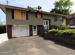 247 Pinehurst Avenue, East Greenbush, NY 12144