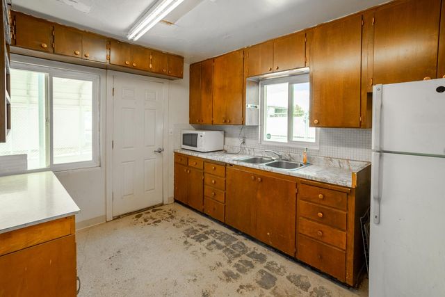 33 E Gridley Rd, Gridley, CA 95948