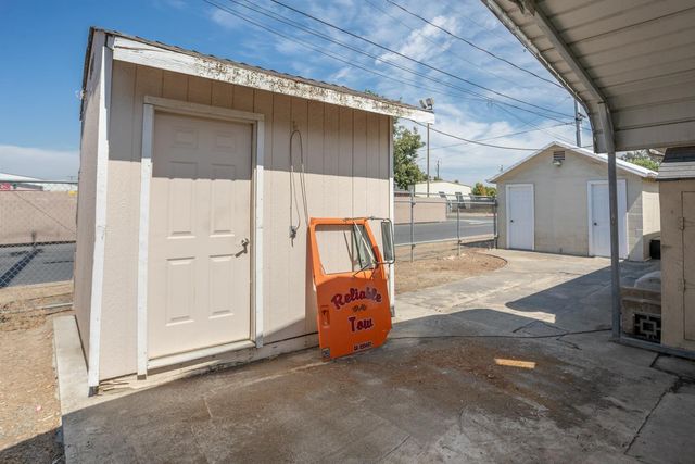 33 E Gridley Rd, Gridley, CA 95948