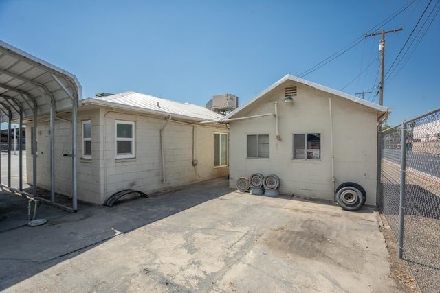 33 E Gridley Rd, Gridley, CA 95948