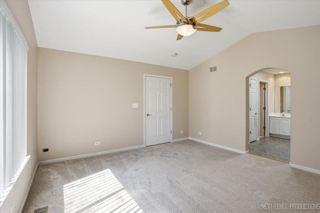1502 Hartsburg Lane, North Aurora, IL 60542