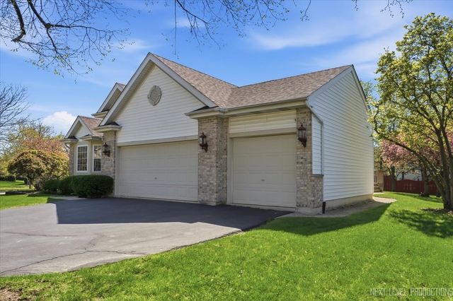 1502 Hartsburg Lane, North Aurora, IL 60542