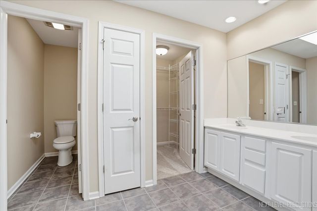 1502 Hartsburg Lane, North Aurora, IL 60542