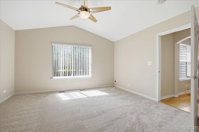 1502 Hartsburg Lane, North Aurora, IL 60542