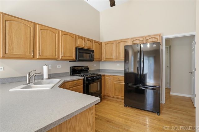1502 Hartsburg Lane, North Aurora, IL 60542