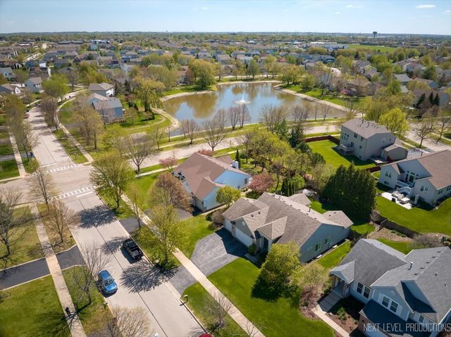 1502 Hartsburg Lane, North Aurora, IL 60542